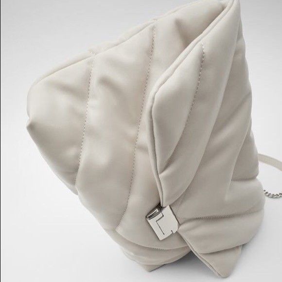 ZARA | Quilted cream bag - Picture 6 of 12